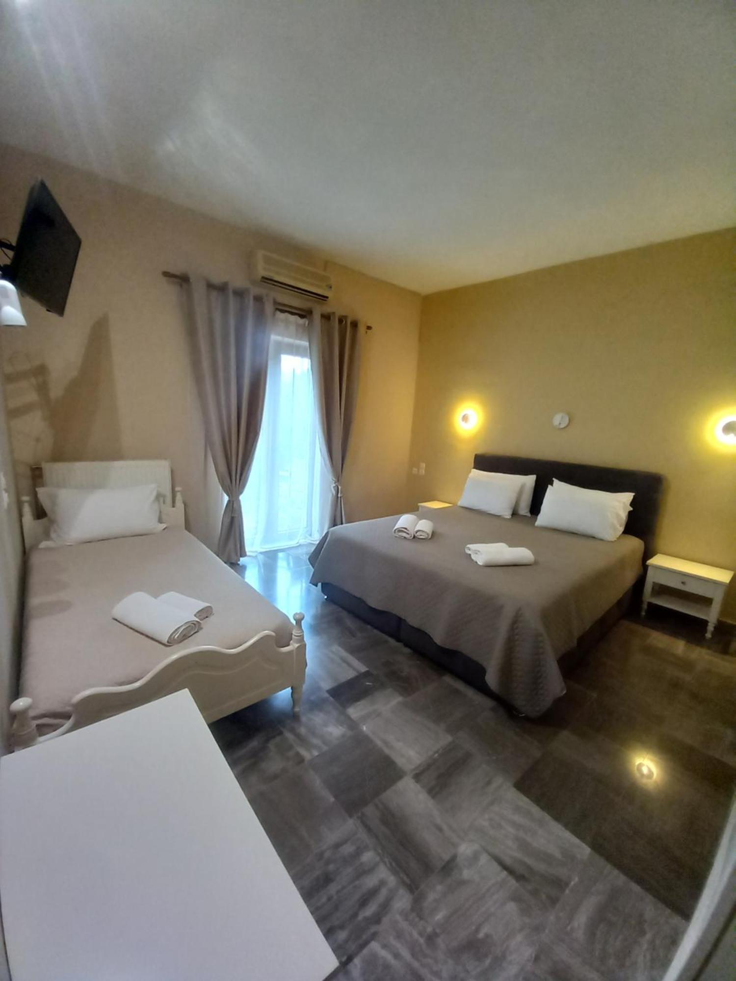 Hermes Hotel Мітімна Екстер'єр фото